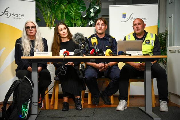 FAGERSTA, SVERIGE 20260821 Kommunstyrelsens ordförande Asa-Märta Sjöström, kommundirektör Karilina Berglund, polisens presstalesperson Magnus Jansson Klarin och lolklaomradeschef Tommy Alriksson da Fagersta kommun och polisen haller pressträff med anledning av skoldadet mot Brinellskolan tidigare under dagen, där flera personer ska ha skadats av en man med svärd. FAGERSTA SVERIGE x10080x *** FAGERSTA, SWEDEN, August 21, 2026: Asa Märta Sjöström, Chair of the Municipal Executive Board; Karilina Berglund, City Manager; Police Press Spokesperson Magnus Jansson Klarin, and Head of Local Emergency Services Tommy Alriksson, as Fagersta Municipality and the police held a press conference regarding the attack on Brinell School earlie  Copyright: xFredrikxSandberg TTx POLISINSATS SKOLA FAGERSTA pCl_Xin8uTQ