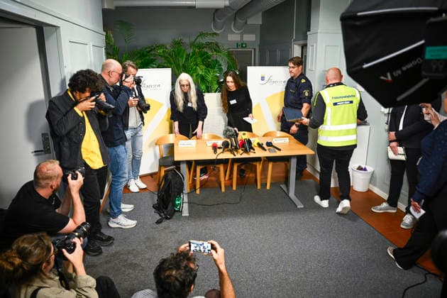 FAGERSTA, SVERIGE 20260821 Kommunstyrelsens ordförande Asa-Märta Sjöström, kommundirektör Karilina Berglund, polisens presstalesperson Magnus Jansson Klarin och lolklaomradeschef Tommy Alriksson da Fagersta kommun och polisen haller pressträff med anledning av skoldadet mot Brinellskolan tidigare under dagen, där flera personer ska ha skadats av en man med svärd. FAGERSTA SVERIGE x10080x *** FAGERSTA, SWEDEN, August 21, 2026: Asa Märta Sjöström, Chair of the Municipal Executive Board; Karilina Berglund, Municipal Director; Police Press Spokesperson Magnus Jansson Klarin, and Civil Defense Director Tommy Alriksson, as Fagersta Municipality and the police held a press conference regarding the school attack on Brinell School ear  Copyright: xFredrikxSandberg TTx POLISINSATS SKOLA FAGERSTA zMZfFBps2_Y