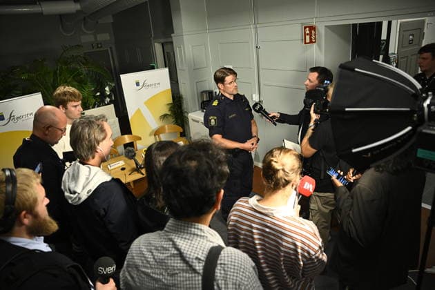 FAGERSTA, SVERIGE 20260821 Polisens presstalesperson Magnus Jansson Klarin da Fagersta kommun och polisen haller pressträff med anledning av skoldadet mot Brinellskolan tidigare under dagen, där flera personer ska ha skadats av en man med svärd. FAGERSTA SVERIGE x10080x *** FAGERSTA, SWEDEN 20260821 Police press spokesperson Magnus Jansson Klarin, along with Fagersta Municipality and the police, held a press conference regarding the school attack on Brinell School earlier that day, in which several people were reportedly injured by a man wielding a sword. FAGERSTA, SWEDEN x10080x  Copyright: xFredrikxSandberg TTx POLISINSATS SKOLA FAGERSTA EPN_2EQE3EQ