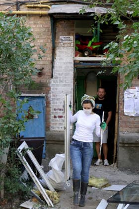 RECORD DATE NOT STATED Local residents clean up the aftermath of an overnight Russian attack in Kyiv’s Solomianskyi district, Ukraine, on August 20, 2026. Eight people were killed in the district as a result of Russia’s overnight massive combined attack. At least 16 multi-storey residential buildings were damaged, including a nine-storey building whose upper floors were destroyed, as well as a school, a kindergarten and premises of a children’s hospital. State Emergency Service rescuers and municipal workers are dismantling hazardous structures and clearing debris at the impact sites. An emergency assistance centre has been set up for those affected (Photo by Pavlo Bahmut Ukrinform) Aftermath of Russian strike in Solomianskyi district of Kyiv  Copyright: xPavloxBahmutx