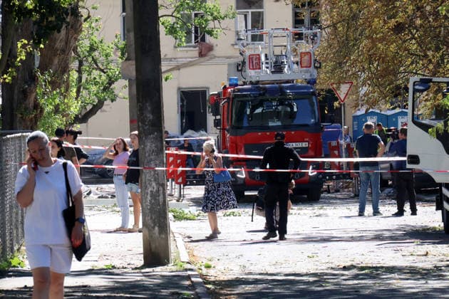 RECORD DATE NOT STATED State Emergency Service fire and rescue vehicles at the scene of response efforts following an overnight Russian attack in Kyiv’s Solomianskyi district, Ukraine, on August 20, 2026. Eight people were killed in the district as a result of Russia’s overnight massive combined attack. At least 16 multi-storey residential buildings were damaged, including a nine-storey building whose upper floors were destroyed, as well as a school, a kindergarten and premises of a children’s hospital. State Emergency Service rescuers and municipal workers are dismantling hazardous structures and clearing debris at the impact sites. An emergency assistance centre has been set up for those affected (Photo by Pavlo Bahmut Ukrinform) Aftermath of Russian strike in  Copyright: xPavloxBahmutx