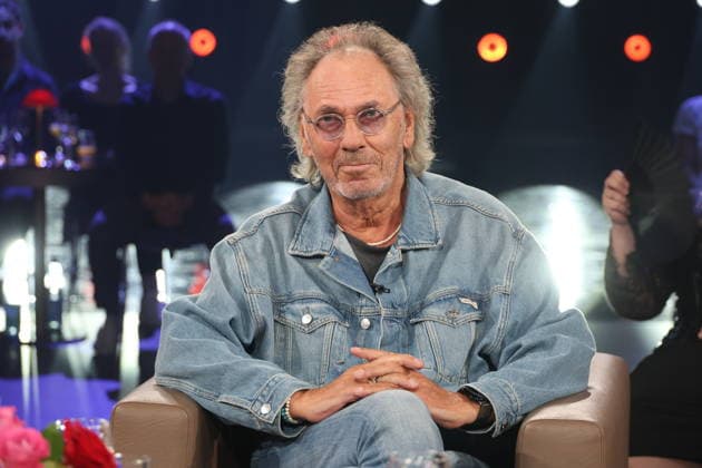 Hugo Egon Balder, Entertainer, zu Gast in der NDR Talk Show am 21.8.2026 im 3. Programm des NDR Fernsehen, Fototermin vor der Aufzeichnung am 1.7.2026 im Fernsehstudio Hamburg Lokstedt *** Hugo Egon Balder, entertainer, guest on the NDR Talk Show on August 21, 2026, on Channel 3 of NDR Television; photo op before the taping on July 1, 2026, at the Hamburg Lokstedt television studio