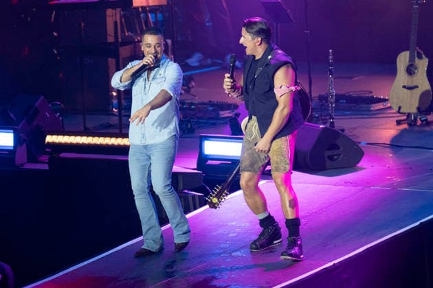 21.08.2026, Kitzbühel, Tennisstadion, Kitzbühel Musikfestival, Andreas Gabalier und Pietro Basile Kitzbühel Tennisstadion Tirol Austria *** August 21, 2026, Kitzbühel, Tennis Stadium, Kitzbühel Music Festival, Andreas Gabalier and Pietro Basile, Kitzbühel Tennis Stadium, Tyrol, Austria Copyright: xJustPictures.ch AlexanderxRaemyx jp-de-AlRa-DSC00972
