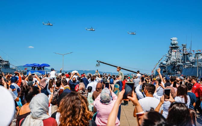 (260821) -- KOCAELI, Aug. 21, 2026 -- People visit the Teknofest Blue Homeland 2026, a defense and technology festival centered on naval capabilities, at the Golcuk Naval Shipyard Command in Kocaeli, T¨¹rkiye, on Aug. 21, 2026. ( Handout via Xinhua) T?RKIYE-BLUE HOMELAND-DEFENSE FESTIVAL MustafaxKaya 