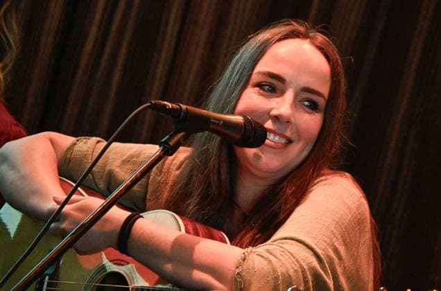 Las Vegas Songwriters Festival 2026 - Day 2 Las Vegas Songwriters Festival 2026 - Day 2 at Mandalay Bay Resort & Casino. 21 Aug 2026 Pictured: Rebecca Lynn Howard.  Copyright: xThexMegaxAgencyxMBS MEGAx