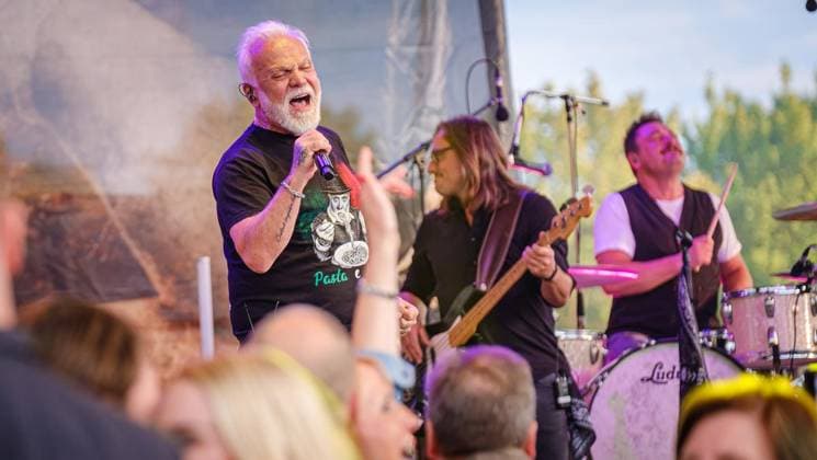 Nino de Angelo in Gelsenkirchen ** NUR FÜR REDAKTIONELLE ZWECKE ** EDITORIAL USE ONLY **<p>Konzert von Nino de Angelo im Rahmen der Tour Vivi la Vita im Amphitheater, am Freitag, 21. August 2026 in Gelsenkirchen.¨ Deutschland NRW Gelsenkirchen Copyright: ChristophxWojtyczka *** Nino de Angelo in Gelsenkirchen ** FOR EDITORIAL USE ONLY ** EDITORIAL USE ONLY ** p Concert by Nino de Angelo as part of the Vivi la Vita tour at the Amphitheater, on Friday, August 21, 2026, in Gelsenkirchen, Germany, North Rhine-Westphalia, Gelsenkirchen. Copyright ChristophxWojtyczka Copyright: ChristophxWojtyczka doc879fh6dtxcn16lcm3a3g ,EDITORIAL USE ONLY