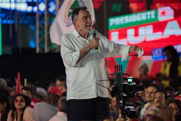 BELO HORIZONTE, MG - 21.08.2026: LULA EM BELO HORIZONTE - In the photo, gubernatorial candidate Patrus Ananias, President Luiz Inacio Lula da Silva gathered a crowd of supporters at a political event in Praca da Estacao, in the center of Belo Horizonte MG. The event marked the launch of Patrus Ananias& 39; campaign for the government of Minas Gerais and brought together militants and allied leaders, it took place this Friday night (21). x3002119x  AllanxCalisto