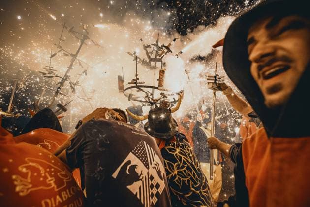 August 22, 2026, Barcelona, Catalonia, Spain: Fire runners in devil costumes charge through showers of sparks to the beat of drums during the traditional Ã¢â‚¬ËœCorrefocsÃ¢â‚¬â ¢ at BarcelonaÃ¢â‚¬â ¢s iconic Festa Major de Gracia. Barcelona Spain - ZUMAo105 20260822_fap_o105_004 Copyright: xMatthiasxOesterlex