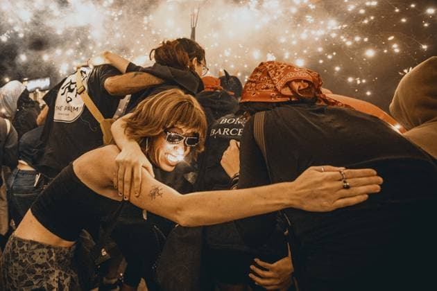 August 21, 2026, Barcelona, Catalonia, Spain: Participants dance beneath showers of sparks during the traditional Ã¢â‚¬ËœCorrefocÃ¢â‚¬â ¢ at the Festa Major de Gracia Barcelona Spain - ZUMAo105 20260821_fap_o105_034 Copyright: xMatthiasxOesterlex