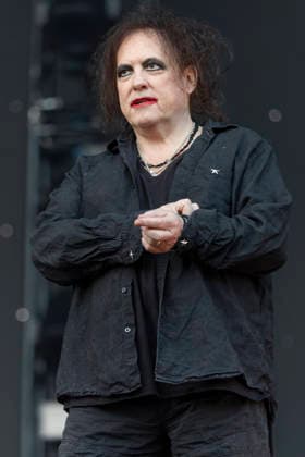 The Cure perform at Wythenshawe Park Robert Smith of The Cure performs at Wythenshawe Park, Manchester, England, 21st August 2026, Credit:Mike Gray MIKE GRAY - B4227 Avalon  Copyright: xMikexGrayx xMIKExGRAYx-xB4227x xAvalonx 1127050393