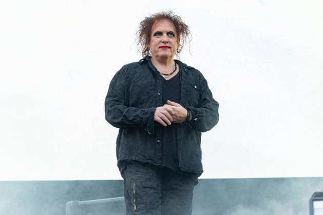 The Cure perform at Wythenshawe Park Robert Smith of The Cure performs at Wythenshawe Park, Manchester, England, 21st August 2026, Credit:Mike Gray MIKE GRAY - B4227 Avalon  Copyright: xMikexGrayx xMIKExGRAYx-xB4227x xAvalonx 1127050404