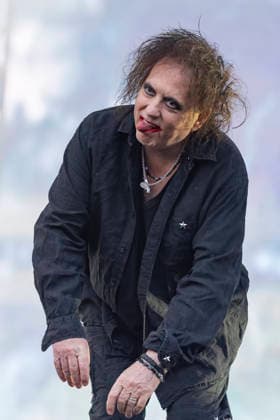 The Cure perform at Wythenshawe Park Robert Smith of The Cure performs at Wythenshawe Park, Manchester, England, 21st August 2026, Credit:Mike Gray MIKE GRAY - B4227 Avalon  Copyright: xMikexGrayx xMIKExGRAYx-xB4227x xAvalonx 1127050547