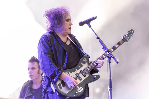 The Cure perform at Wythenshawe Park Robert Smith of The Cure performs at Wythenshawe Park, Manchester, England, 21st August 2026, Credit:Mike Gray MIKE GRAY - B4227 Avalon  Copyright: xMikexGrayx xMIKExGRAYx-xB4227x xAvalonx 1127050711