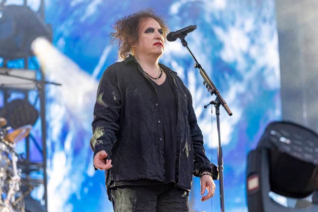 The Cure perform at Wythenshawe Park Robert Smith of The Cure performs at Wythenshawe Park, Manchester, England, 21st August 2026, Credit:Mike Gray MIKE GRAY - B4227 Avalon  Copyright: xMikexGrayx xMIKExGRAYx-xB4227x xAvalonx 1127050640