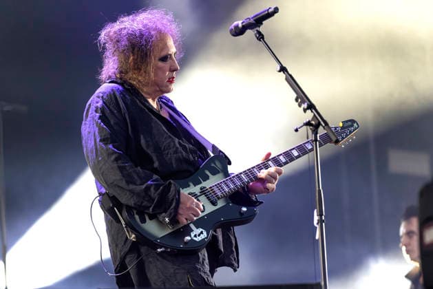 The Cure perform at Wythenshawe Park Robert Smith of The Cure performs at Wythenshawe Park, Manchester, England, 21st August 2026, Credit:Mike Gray MIKE GRAY - B4227 Avalon  Copyright: xMikexGrayx xMIKExGRAYx-xB4227x xAvalonx 1127050853