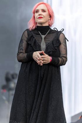 Slowdive perform at Wythenshawe Park Rachel Goswell of Slowdive performs at Wythenshawe Park, Manchester, England, 21st August 2026, Credit:Mike Gray MIKE GRAY - B4227 Avalon  Copyright: xMikexGrayx xMIKExGRAYx-xB4227x xAvalonx 1127052483