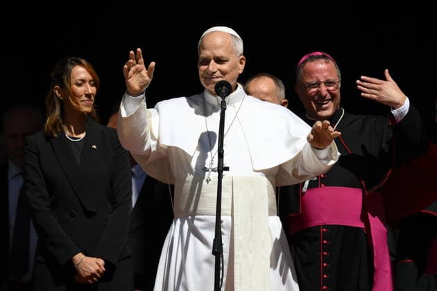 August 22, 2026, San Marino: Pope Leo XIV greets the faithful as he leaves the San Marino Basilica, San Marino, 22 August 2026. ANSA ETTORE FERRARI San Marino  - ZUMAa110 20260822_zaf_a110_016 Copyright: xEttorexFerrarix