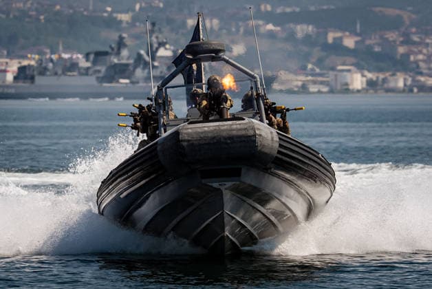 TEKNOFEST Blue Homeland KOCAELI, TURKIYE - AUGUST 22: Underwater Assault (SAT) and Underwater Defense Group (SAS) Commands perform demonstrations as TEKNOFEST Blue Homeland continues at the Golcuk Naval Shipyard Command in Kocaeli, Turkiye, on August 22, 2026. Organized under the main leadership of the Turkish National Defense Ministry and the Turkish Technology Team Foundation (T3 Foundation), with Anadolu as the Global Communication Partner, the event showcases Turkiye s maritime power, defense capabilities, and indigenous technologies. Gathering technology and defense industry enthusiasts around a maritime focus, the festival will welcome visitors through August 23. Betul Abali Anadolu Kocaeli Turkey. Editorial use only. Please get in  Copyright: x2026xAnadoluxBetulxAbalix