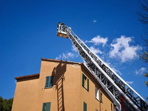 RECORD DATE NOT STATED IPA87686809 - Perugia: An explosion occurred in a four-story building at 2 Via Giambattista Vico in Perugia. A gas leak is suspected. Two people are reported to be in serious condition.  Copyright: xx xx 87686809