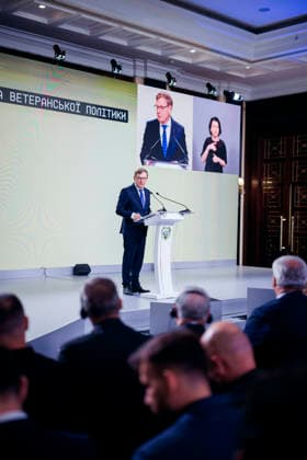 Johann Wadephul (CDU), Bundesaussenminister, besucht das IX. Internationale Veteranenforum der Ukraine. Kyjiw, 22.08.2026. Fotografiert im Auftrag des Auswaertigen Amtes Kyjiw Ukraine *** Johann Wadephul (CDU), Federal Minister of Foreign Affairs, visits the 9th International Veterans Forum of Ukraine in Kyiv, August 22, 2026. Photographed on behalf of the Federal Foreign Office in Kyiv, Ukraine. Copyright: xThomasxTrutschel AAx