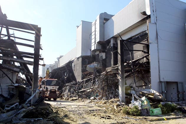 State Emergency Service rescue workers remove the rubble at the Soniachna Halereia shopping and entertainment centre, damaged by a Russian drone strike in Kryvyi Rih, Ukraine, August 22, 2026. On Friday, August 21, Russian forces carried out a double drone attack on the city’s largest mall. Rescue and recovery operations are underway, with workers dismantling damaged reinforced concrete and metal structures and examining the rubble. Nine people, including two children, remain missing. A total of 130 civilians, among them 25 children, sustained injuries of varying severity, while the death toll has risen to 16. (Photo by Mykola Miakshykov Ukrinform) SAR operation ongoing after Russian strike on shopping centre in Kryvyi Rih  Copyright: xMykolaxMiakshykovx