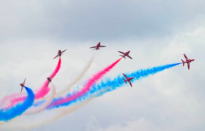 LINKÖPING 20260822 För att fira att det svenska flygvapnet fyller 100 ar 2026 jubilerade man med intensiva flygdagar pa Malmens flygplats i Linköping under lördag och söndag. Brittiska Red Arrows med en spektakulär uppvisning. LINKÖPING SVERIGE x10030x *** LINKÖPING, August 22, 2026 To celebrate the Swedish Air Force’s 100th anniversary in 2026, a series of action-packed air shows were held at Malmen Airport in Linköping on Saturday and Sunday. The British Red Arrows put on a spectacular display. LLINKÖPING, SWEDEN x10030x  Copyright: xJonasxEkströmer TTx FLYGDAGAR LINKÖPING CXpsVYPsJs4