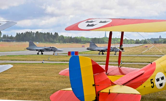 LINKÖPING 20260822 För att fira att det svenska flygvapnet fyller 100 ar 2026 jubilerade man med intensiva flygdagar pa Malmens flygplats i Linköping under lördag och söndag. LINKÖPING SVERIGE x10030x *** LINKÖPING 20260822 To celebrate the Swedish Air Force s 100th anniversary in 2026, a series of action-packed air shows were held at Malmen Airport in Linköping on Saturday and Sunday. LINKÖPING SWEDEN x10030x  Copyright: xJonasxEkströmer TTx FLYGDAGAR LINKÖPING JRq9yIZSIVs