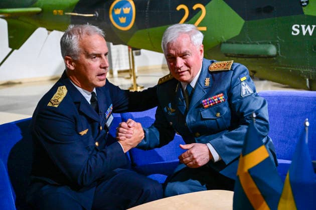 LINKÖPING 20260822 För att fira att det svenska flygvapnet fyller 100 ar 2026 jubilerade man med intensiva flygdagar pa Malmens flygplats i Linköping under lördag och söndag. Ukrainas flygvapenchef Anatolij Kryvonozjko fanns ocksa pa plats i Linköping där han bland annat träffade flygvapenchefen Jonas Wikman. LINKÖPING SVERIGE x10030x *** LINKÖPING, August 22, 2026 — To celebrate the 100th anniversary of the Swedish Air Force in 2026, a series of action-packed air shows were held at Malmen Airport in Linköping on Saturday and Sunday. Anatoliy Kryvonoz, Commander of the Ukrainian Air Forcewas also present in Linköping, where he met with Air Force Chief Jonas Wikman, among others. LINKÖPING, SWEDEN x10030x  Copyright: xJonasxEkströmer TTx FLYGDAGAR LINKÖPING KHESCx7TE9U