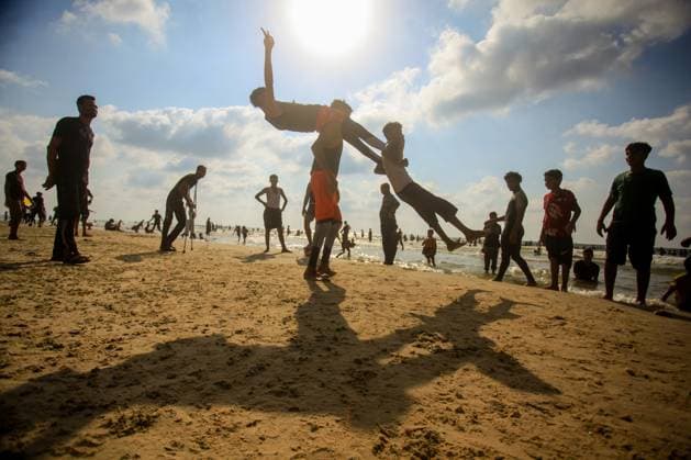 RECORD DATE NOT STATED Displaced Palestinians Struggle to Survive Amid Gaza™s Ruins (INT) Displaced Palestinians Struggle to Survive Amid Gaza™s Ruins. August 21, 2026 Gaza, Palestine: Displaced Palestinians living along the coastal area of Gaza City carry out their daily activities among the ruins of destroyed buildings at sunset. Families who have lost their homes during the war struggle to survive in makeshift tents pitched beside the rubble and inside heavily damaged structures, amid severe humanitarian conditions and shortages of basic necessities across the Gaza Strip. Credit: Hashem Zimmo Thenews2(Foto: Hashem Zimmo Thenews2 imago images) Displaced Palestinians Struggle to Survive Amid Gaza™s Ruins  Copyright: xHashemxZimmox
