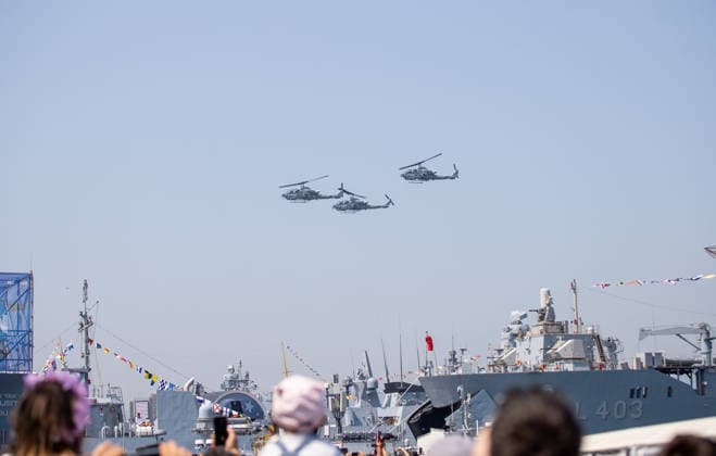 TEKNOFEST Blue Homeland KOCAELI, TURKIYE - AUGUST 22: Large crowds watch the airshow carried out by Cobra, Seahawk helicopters and unmanned combat aerial vehicles Bayraktar TB2 and TB3 within TEKNOFEST Blue Homeland at the Golcuk Naval Shipyard Command in Kocaeli, Turkiye, on August 22, 2026. Organized under the main leadership of the Turkish National Defense Ministry and the Turkish Technology Team Foundation (T3 Foundation), with Anadolu as the Global Communication Partner, the event showcases Turkiye s maritime power, defense capabilities, and indigenous technologies. Gathering technology and defense industry enthusiasts around a maritime focus, the festival will welcome visitors through August 23. Ibrahim Yozoglu Anadolu Kocaeli Turke  Copyright: x2026xAnadoluxIbrahimxYozoglux