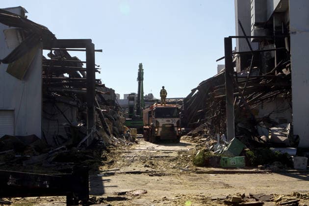 SAR operation ongoing after Russian strike on shopping centre in Kryvyi Rih State Emergency Service rescue workers remove the rubble at the Soniachna Halereia shopping and entertainment centre, damaged by a Russian drone strike in Kryvyi Rih, Ukraine, August 22, 2026. On Friday, August 21, Russian forces carried out a double drone attack on the city™s largest mall. Rescue and recovery operations are underway, with workers dismantling damaged reinforced concrete and metal structures and examining the rubble. Nine people, including two children, remain missing. A total of 130 civilians, among them 25 children, sustained injuries of varying severity, while the death toll has risen to 16., Credit:Mykola Miakshykov Ukrinform Avalon Ukrain  Copyright: xMykolaxMiakshykovx xUkrinformx xAvalonx 1127343629