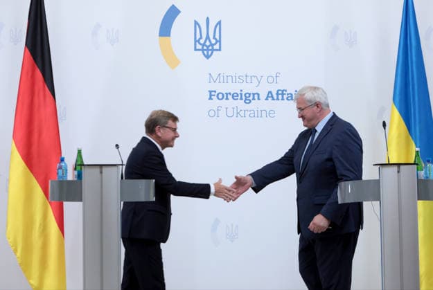 Joint news conference of Ukrainian and German Foreign Ministers in Kyiv Foreign Minister of Ukraine Andrii Sybiha (R) shakes hands with Federal Minister for Foreign Affairs of Germany Johann Wadephul at the end of their joint news conference following negotiations, Kyiv, Ukraine, August 22, 2026. The talks focused on strengthening defence support for Ukraine, protecting critical infrastructure, preparing for winter, and diplomatic steps to end the war. The German Foreign Minister™s visit took place on the eve of the 35th anniversary of Ukraine™s independence, amid another wave of massive Russian attacks on civilian targets., Credit:Hennadii Minchenko Ukrinform Avalon Ukraine, Kyiv  Copyright: xHennadiixMinchenkox xUkrinformx xAvalonx 1127332985