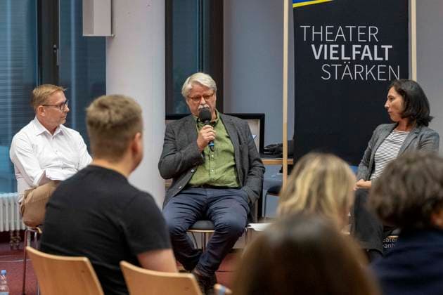 Wahlforum des Kreativwirtschaft Sachsen-Anhalt e.V.KWSA im MMZ Halle Saale Halle Saale,Deutschland 22. August 2026 Im Bild:Mitte Rudenz Schramm (BSW) Halle Saale Mitteldeutsches Medienzentrum Sachsen Anhalt Deutschland *** Election Forum of the Creative Industries of Saxony-Anhalt e.V. (KWSA) at the MMZ Halle Saale, Halle Saale, Germany, August 22, 2026. Pictured in the center: Rudenz Schramm, BSW Halle Saale, Central German Media Center, Saxony-Anhalt, Germany