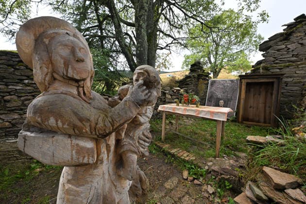 The Land and Art festival draws artists from the Czech Republic and Germany - sculptors, woodcarvers, photographers, painters and others who can contribute to the revitalization of the abandoned settlement in Konigsmuhle or King s Mill in Haj, Czech-German border, Czech Republic, August 22, 2026. The event includes workshops, lectures and film screenings focussing on the landscape and history of this area. In most cases, the works of art made here are linked to the history of Konigsmuhle. (CTKxPhoto SlavomirxKubes) CTKPhotoP2026082203411  CTKPhotoP2026082203411