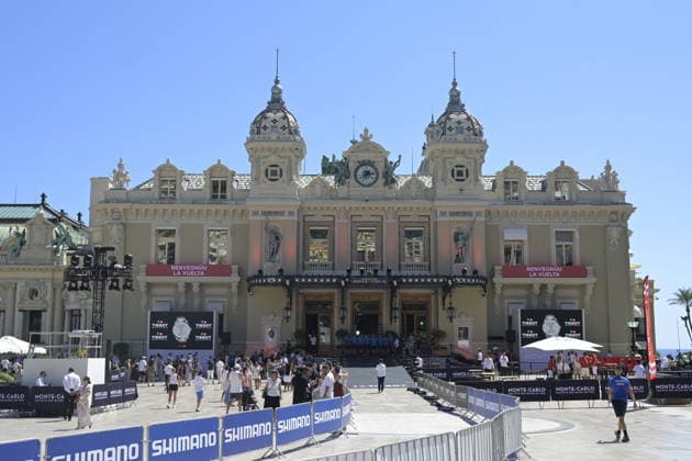 Start of the Vuelta a Espana in Monaco Start of the Vuelta a Espana at the Monte Carlo Casino on August 22, 2026, in Monaco, France. The 2026 Vuelta a Espana begins today, August 22, in Monaco and ends on Sunday, September 13, in Granada. There will be 21 stages, 3,275 km, and more than 58,000 meters of cumulative elevation gain. For the first time, the final finish will not be in Madrid, but near the Alhambra. AUGUST 22, 2026 CYCLING TOUR ROYALTY CYCLING BIKES BICYCLES TIME TRIAL START FIRST STAGE MONACO TOUR CASINO Monaco France Monaco France Spain  Copyright: xLaurentxCoustx xEuropaxPressx 7726093