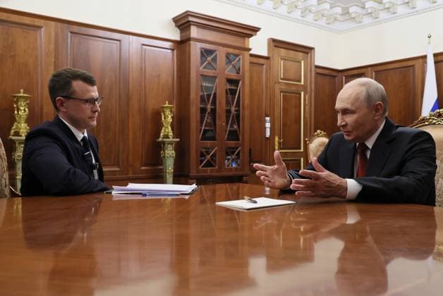 Russia Putin Interview 9226687 22.08.2026 Russian President Vladimir Putin answers questions from journalist Pavel Zarubin during an interview at the Kremlin in Moscow, Russia. Mikhail Metzel Sputnik Moscow Russia  Copyright: xMikhailxMetzelx