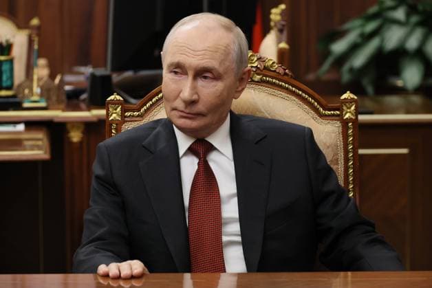 Russia Putin Interview 9226690 22.08.2026 Russian President Vladimir Putin answers questions from journalist Pavel Zarubin during an interview at the Kremlin in Moscow, Russia. Mikhail Metzel Sputnik Moscow Russia  Copyright: xMikhailxMetzelx
