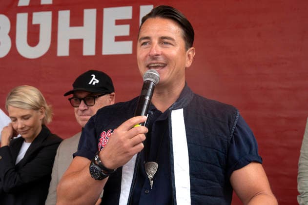 Andreas Gabalier bei einer öffentlichen Pressekonferenz anlässlich seiner Konzerte auf dem 12. Musikfestival Kitzbühel 2026 in der Innenstadt. Kitzbühel, 22.08.2026 *** Andreas Gabalier at a public press conference held in connection with his concerts at the 12th Kitzbühel Music Festival in 2026 in downtown Kitzbühel, August 22, 2026 Foto:xA.xRaemyx xFuturexImagex gabalier_6882