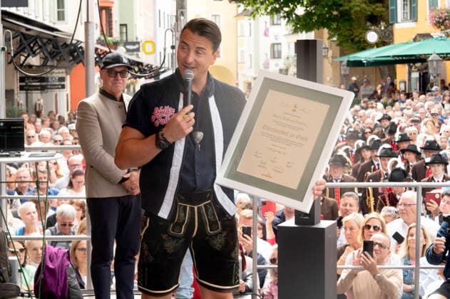 Andreas Gabalier bei einer öffentlichen Pressekonferenz anlässlich seiner Konzerte auf dem 12. Musikfestival Kitzbühel 2026 in der Innenstadt. Kitzbühel, 22.08.2026 *** Andreas Gabalier at a public press conference held in connection with his concerts at the 12th Kitzbühel Music Festival 2026 in downtown Kitzbühel, August 22, 2026 Foto:xA.xRaemyx xFuturexImagex gabalier_6886