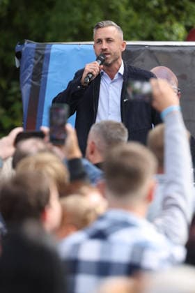 Familienfest der AfD in Merseburg. Landtagswahlkampf in Sachsen-Anhalt der AfD mit dem Spitzenkandidat Ulrich Siegmund. Im Bild Ulrich Siegmund (AfD). Landtagswahlkampf, AfD Familienfest am 22.08.2026 in Merseburg Deutschland. NUTZUNG NUR REDAKTIONELL *** AfD Family Festival in Merseburg; AfD State Election Campaign in Saxony-Anhalt with lead candidate Ulrich Siegmund. Pictured: Ulrich Siegmund. AfD state election campaign; AfD Family Festival on August 22, 2026, in Merseburg, Germany. FOR EDITORIAL USE ONLY