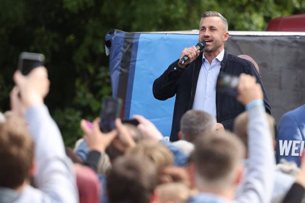 Familienfest der AfD in Merseburg. Landtagswahlkampf in Sachsen-Anhalt der AfD mit dem Spitzenkandidat Ulrich Siegmund. Im Bild Ulrich Siegmund (AfD). Landtagswahlkampf, AfD Familienfest am 22.08.2026 in Merseburg Deutschland. NUTZUNG NUR REDAKTIONELL *** AfD Family Festival in Merseburg; AfD State Election Campaign in Saxony-Anhalt with lead candidate Ulrich Siegmund. Pictured: Ulrich Siegmund. AfD state election campaign; AfD Family Festival on August 22, 2026, in Merseburg, Germany. FOR EDITORIAL USE ONLY
