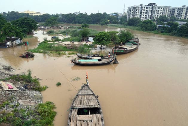 Water level of River Ganga rises in Patna Patna, Aug 22 (ANI): A view of the vacant boats as the swollen Ganga submerges local areas, in Patna on Saturday. Patna Bihar India Copyright: xANIx ANI_20260822158
