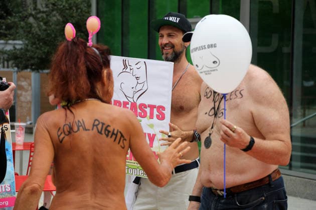 August 22, 2026, Philadelphia, Pennsylvania, U.S.A: Philadelphia, Pennsylvania August 22, 2026.-- GoTopless, a women s rights organization, will geld its first civil rights march in Philadelphia, PA to claim women s constitutional right to go topless in public based on gender equality. The event marks the 19th annual GoTopless Day, held across the U.S. and internationally. Philadelphia U.S.A  - ZUMAc272 20260822_znp_c272_005 Copyright: xEmilyxCotlerx