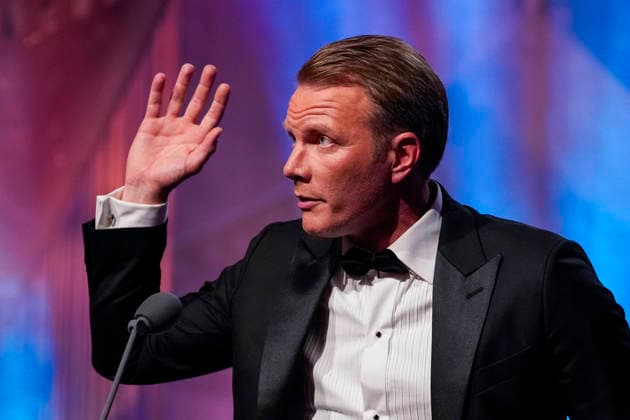 Amandaprisen 2026 Haugesund 20260822. Oddgeir Thune deler ut prisen for beste barnefilm under Amandaprisen. Amandaprisen 2026 deles ut i Festiviteten i Haugesund lordag kveld. Foto: Jan Kare Ness NTB Haugesund Norge CEY9ZT5ALj8 EDITORIAL USE ONLY Ref:_ENTCEY9ZT5ALj8.jpg *** Amanda Awards 2026 Haugesund 20260822 Oddgeir Thune presents the award for best children’s film at the Amanda Awards. The Amanda Awards 2026 will be held at Festiviteten in Haugesund on Saturday evening. Photo: Jan Kare Ness, NTB Haugesund Norway CEY9ZT5ALj8 EDITORIAL USE ONLY Ref ENTCEY9ZT5ALj8 jpg  Copyright: xJanxKarexNessx xNTBx