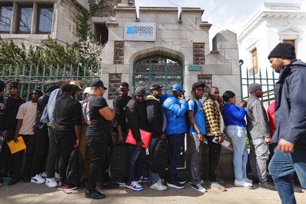Santiago, August 22, 2026 The Haitian Embassy in Santiago is stormed by Haitian citizens due to issues with embassy staff and excessive fees for the paperwork required to work in Chile. Christian Monsalve Aton Chile, Aton 1182684 jpeg  Copyright: CHRISTIANxMONSALVE ATONxCHILE