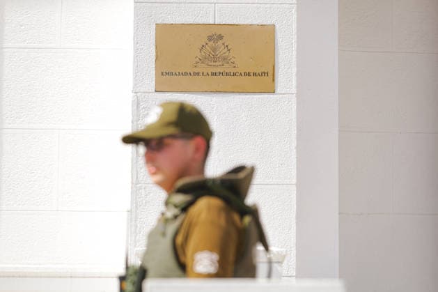 Santiago, August 22, 2026: The Haitian Embassy in Santiago is stormed by Haitian citizens due to issues with embassy staff and excessive fees for procedures required to work in Chile. Christian Monsalve, Aton Chile, Aton 1182692 jpeg  Copyright: CHRISTIANxMONSALVE ATONxCHILE