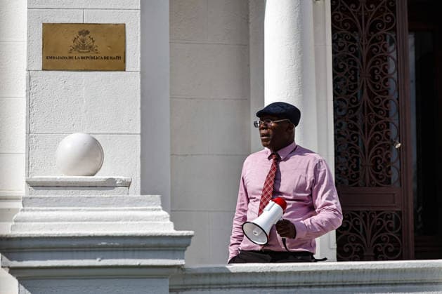 Santiago, August 22, 2026: The Haitian Embassy in Santiago is stormed by Haitian citizens due to issues with embassy staff and excessive fees for paperwork required to work in Chile. Diego Martin Aton, Chile; Aton 1182705 jpeg  Copyright: DIEGOxMARTIN ATONxCHILE
