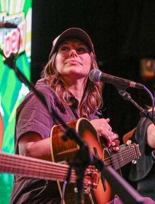 EXCLUSIVE: Las Vegas Songwriters Festival 2026 - Day 3 EXCLUSIVE: Carolyn Dawn Johnson, Rachel Thibodeau, Rebecca Lynn Howard perform during the Las Vegas Songwriters Festival 2026 - Day 3 at Mandalay Bay Resort & Casino. 22 Aug 2026 Pictured: Rachel Thibodeau.  Copyright: xThexMegaxAgencyxMBS MEGAx