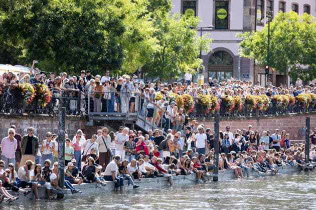 NEWS: Hirsebreifahrt 2026 Ã Strasbourg 22 08 2026 La Hirsebreifahrt, traditionnelle course de la bouillie de millet. Cette tradition, nÃ e en 1456, commÃ more le pacte d™entraide conclu entre Strasbourg et Zurich. Les Zurichois avaient alors dÃ montrÃ leur capacitÃ Ã rejoindre Strasbourg en moins de 24 heures en transportant par bateau une marmite de bouillie de millet encore chaude. L™Ã vÃ nement est organisÃ Ã nouveau tous les dix ans depuis 1946 et cÃ lebre aujourd™hui l™amitiÃ entre Strasbourg et Zurich.  Copyright: xelyxandroxcegarrax