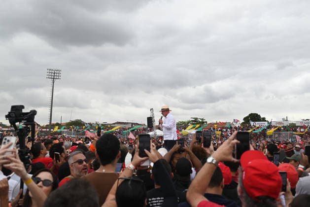 August 22, 2026, Rio De Janeiro, Rio De Janeiro, Brazil: Rio de Janeiro, Brazil, August 22 , 2026 : Brazilian President Luiz InoÂ¡cio Lula da Silva, who is running for re-election, held his first major campaign rally in the state of Rio de Janeiro on Saturday (22)...The event took place at MooÂßa Bonita Stadium, in Bangu, in the cityÃ¢â‚¬â ¢s West Zone. The stadium has a capacity of more than 9,000 people, and large screens were also set up outside the venue for supporters to follow the rally...The event marks an important moment in LulaÃ¢â‚¬â ¢s campaign in Rio de Janeiro, one of BrazilÃ¢â‚¬â ¢s most politically significant states. Rio De Janeiro Brazil - ZUMAt142 20260822_aap_t142_028 Copyright: xFabioxTeixeirax
